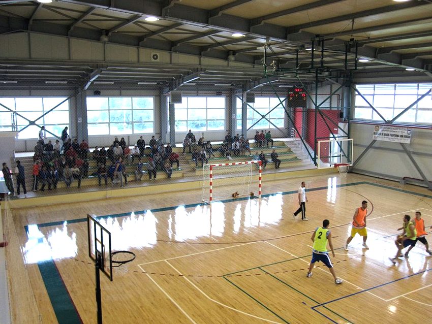 Университатя