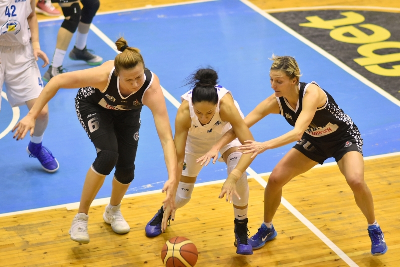 Адриатическа лига - жени: Монтана 2003 - Партизан 1953, 06.12.2017