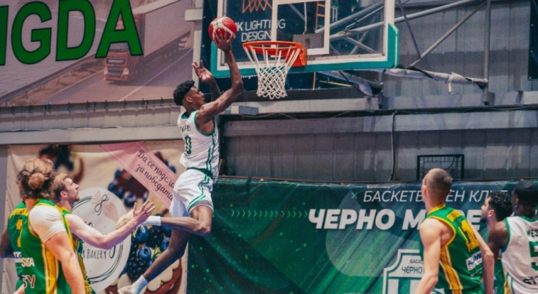 Черно море удължи мъките на Шумен