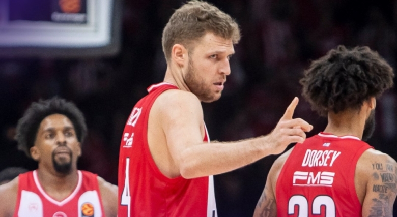 Везенков на ниво, Олимпиакос преодоля Партизан (видео)