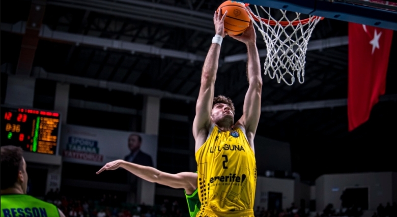 Костадинов напусна Тенерифе