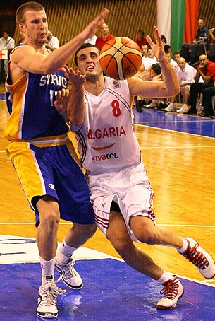 Vivatel става основен спонсор на Националната Баскетболна Лига