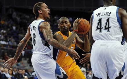 Минесота с успех срещу Лейкърс в Лондон