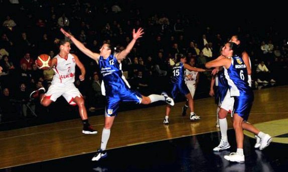 Шампионките ще защитават титлата си