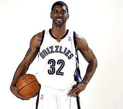 Бащата на О Джей Мейо обвинен в опит за убийство