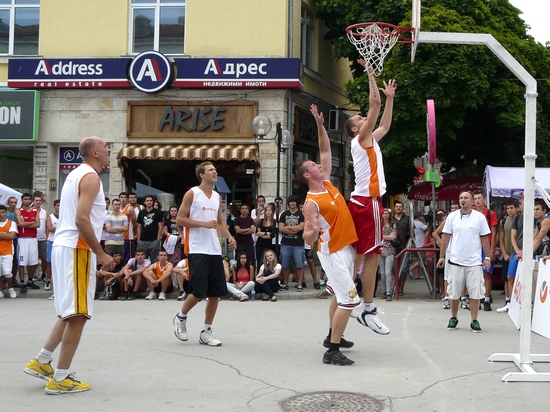 318 участници във VIVACOM Streetbasket Cup