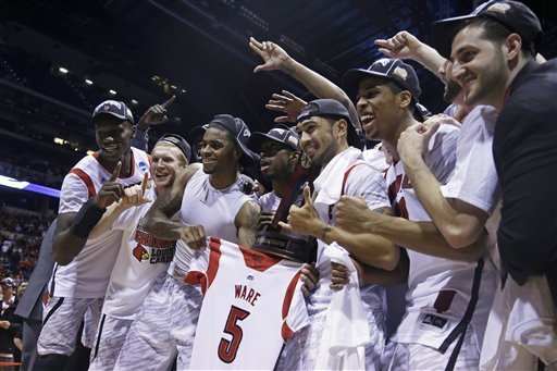 Луивил стигнаха Файнъл 4 на March Madness вдъхновени от своя контузен съотборник, Мичиган също напред (видео)