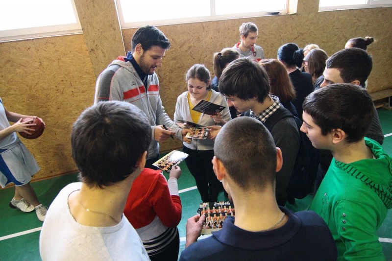 Деян Иванов отново стана учител за един ден (галерия)