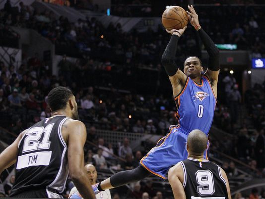 Ръсел Уестбрук подари победа на Оклахома в дома на шампиона (видео)