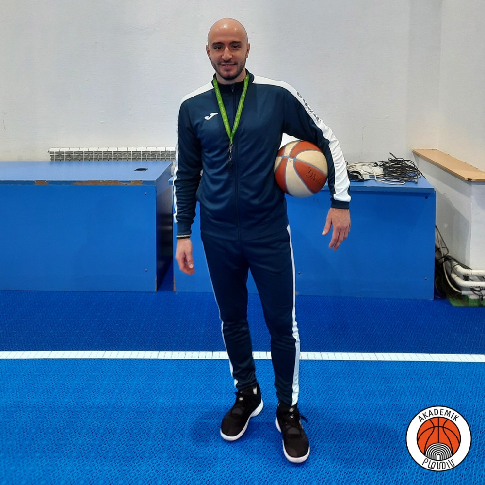 Академик Пловдив взе македонски треньор в школата си