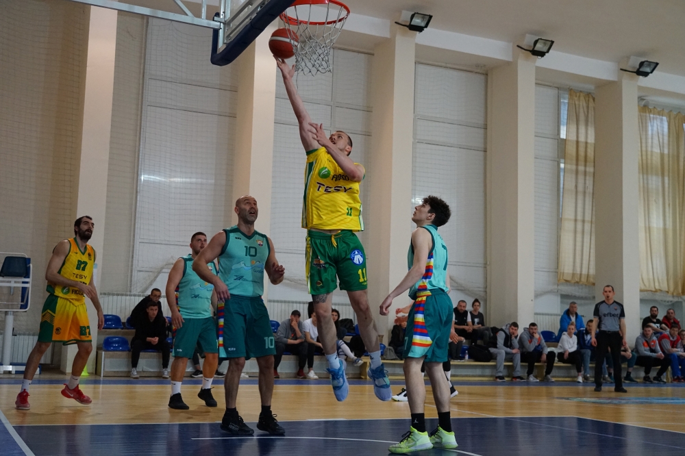 Шумен -2 спечели редовния сезон на Изток, баскетболист на ИУ вкара 59 точки