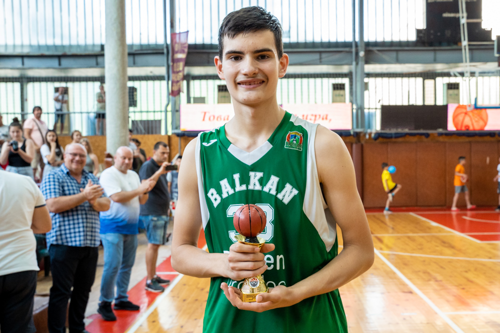 Балкан картотекира още един свой юноша за първия отбор