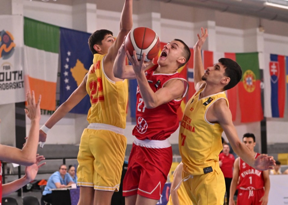 Момчетата U16 биха Северна Македония насред Скопие