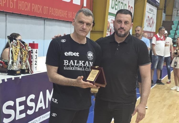 Мирослав Ралчев е носител на наградата на BGbasket.com на името на Тони Божанков