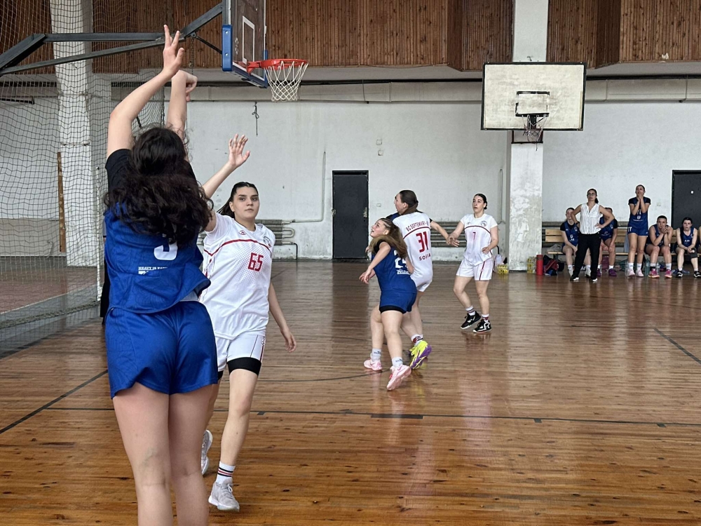 Успешен старт за Берое и Септември 97 на финалите при девойките U18