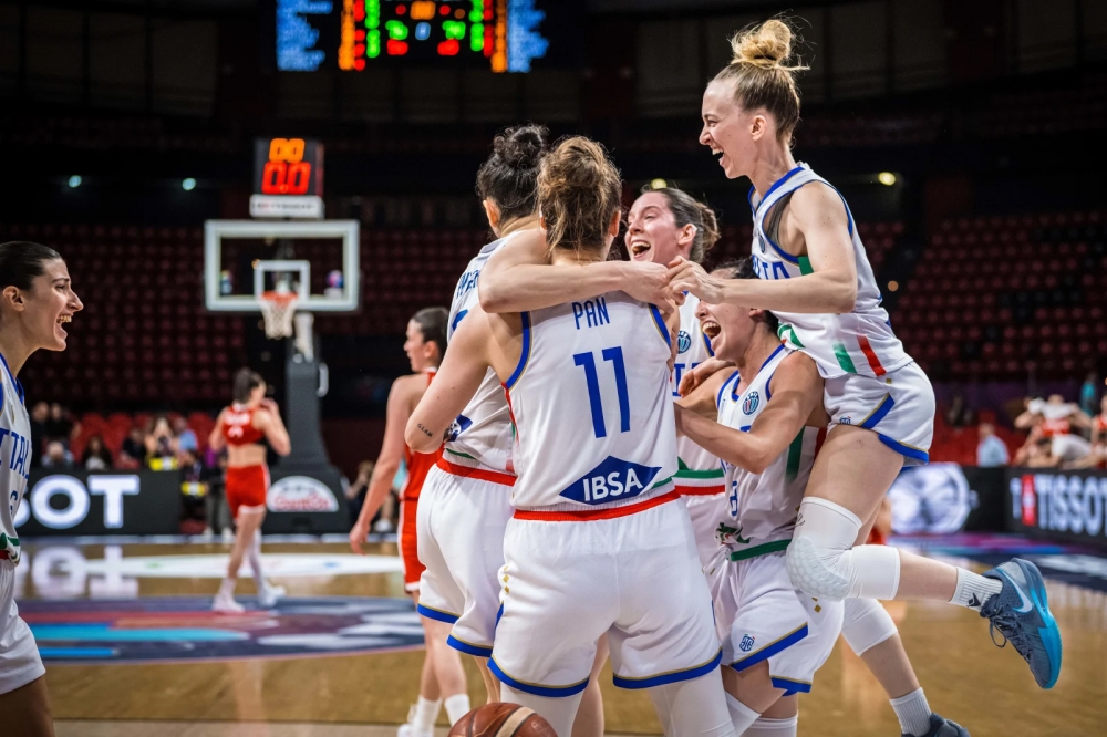 Франция премина през Литва за полуфинал, Италия продължи след ада на продължението