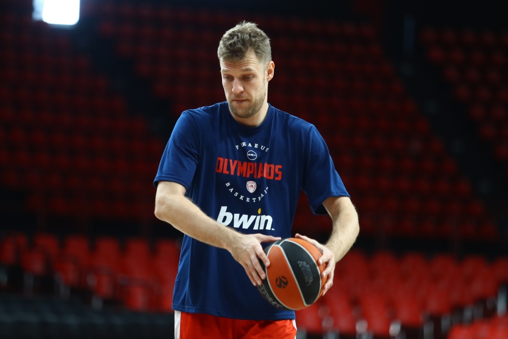 Гледайте на живо с BGbasket.com Везенков и Олимпиакос в Гърция