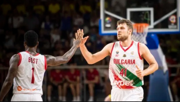 Везенков и Бост в окончателния състав на националите за старта на квалификациите