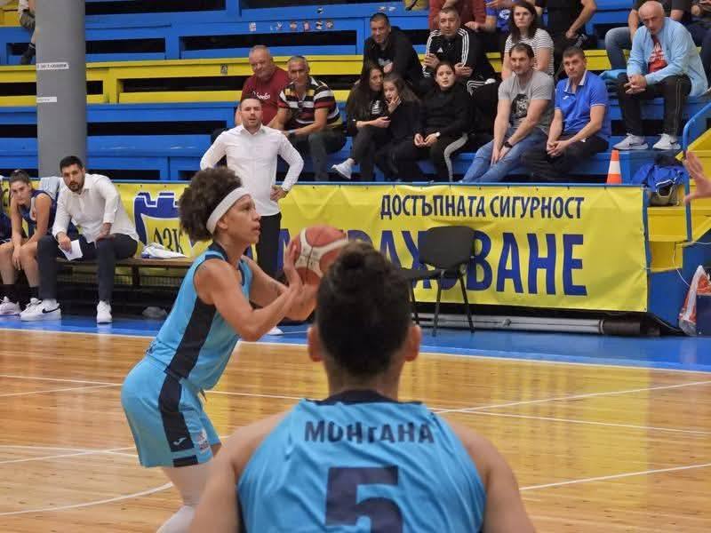 Чужденка на Монтана 2003 №1 за месец октомври в Адриатика