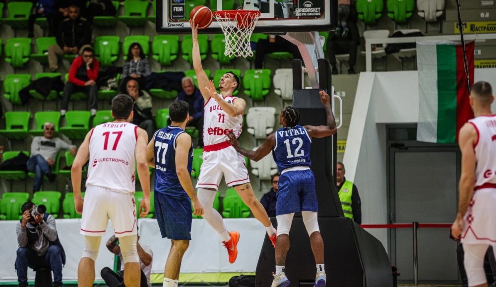 Националите издържаха теста срещу Армения