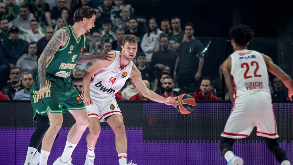 Везенков показа класа и отстреля Пао в гръцкото дерби